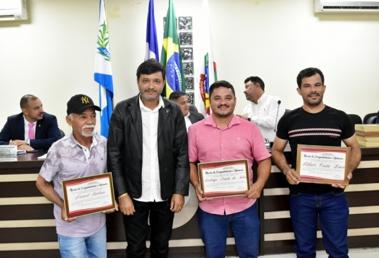 Entrega de Moo de Congratulaes e Aplausos